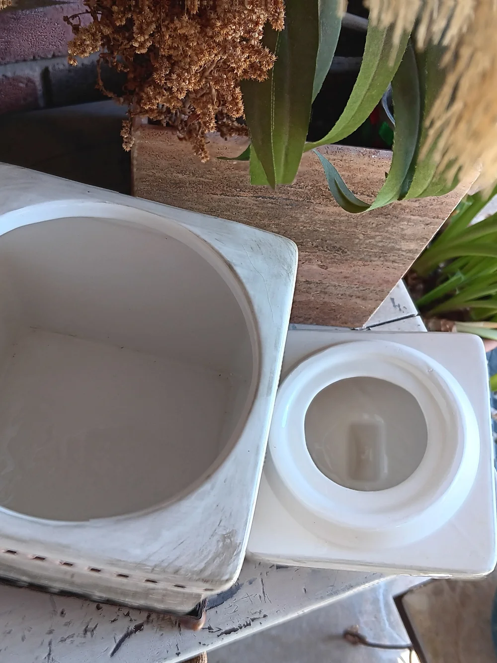 I. Godinger & Co Antique White Ceramic Canister Stash Jar with Stand X-Large New